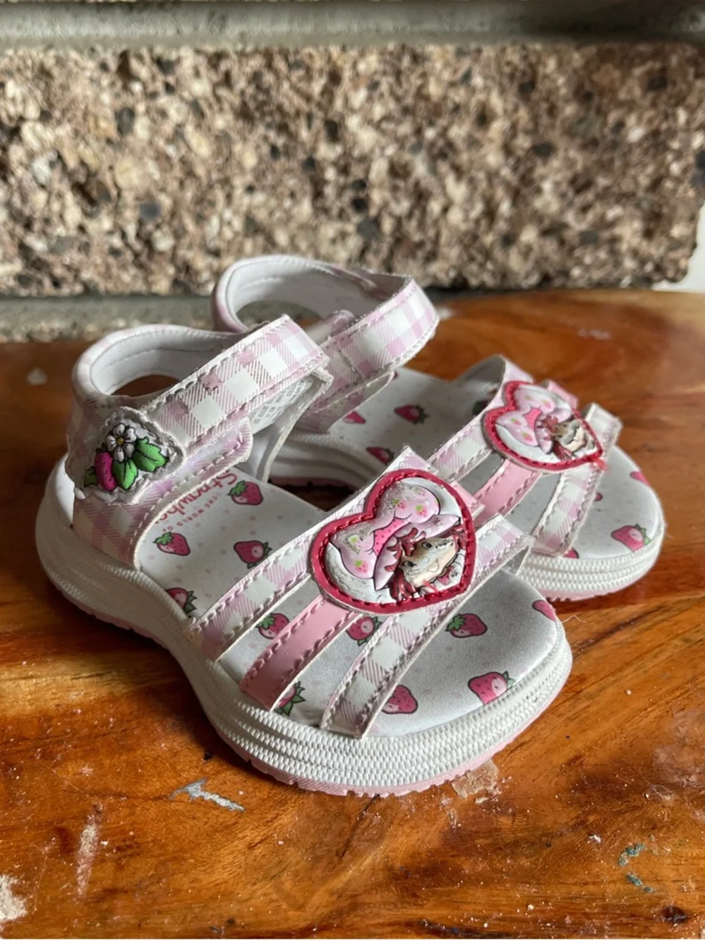 Strawberry Shortcake Baby Girl Heart Sandals Pink Velcro Sz 3 infant